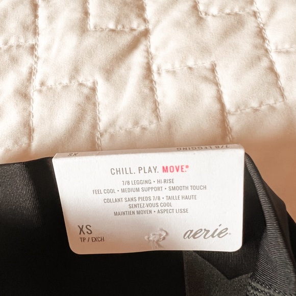 Aerie Chill Play Move Black Star Medium Support Leggings Size XS - Picture 3 of 7